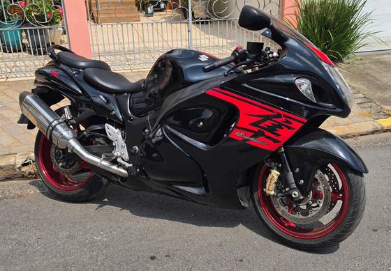 SUZUKI HAYABUSA GSX1300RA 